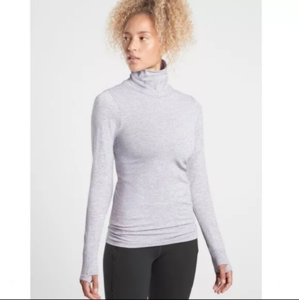 Athleta Flurry Printed Shine Turtleneck - size medium- gray white- nylon